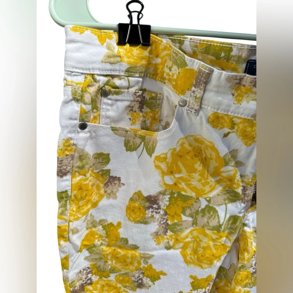 Charter Club Floral Capri Jeans Size 12 Yellow White High Rise Stretch Cottage - Picture 5 of 8